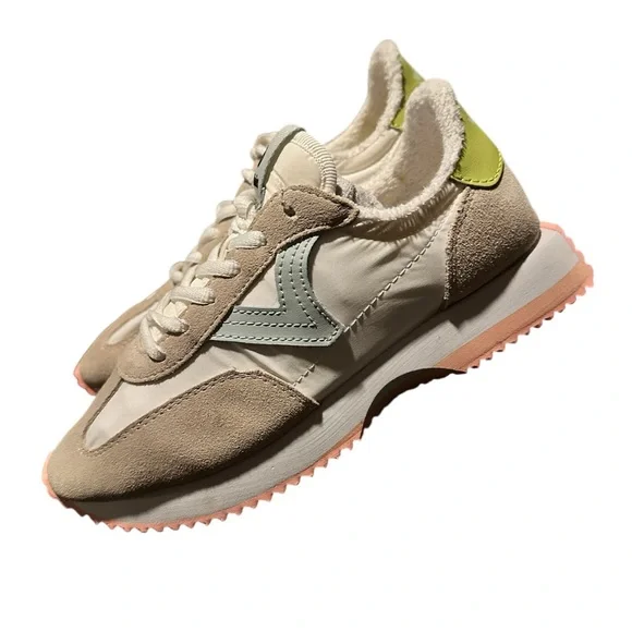 Trendy Women's Sneakers in Cream and Gray - Picture 5 of 5